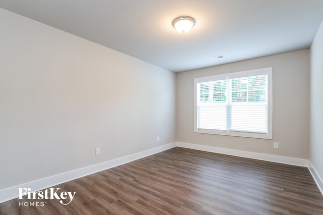 Building Photo - 7110 Lawson Dr