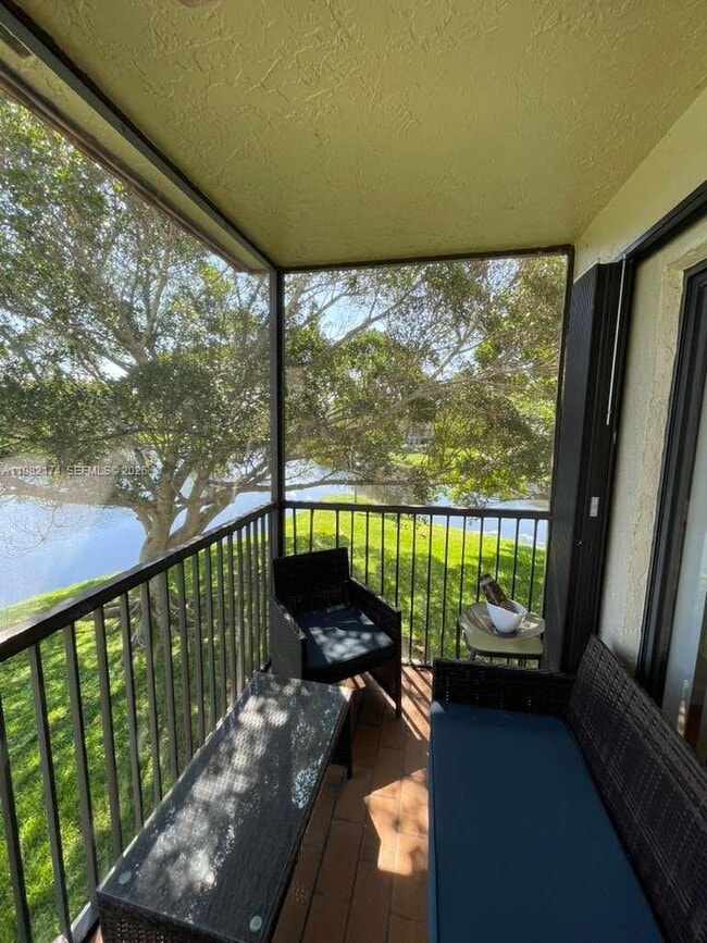 Building Photo - 436 Lakeview Dr