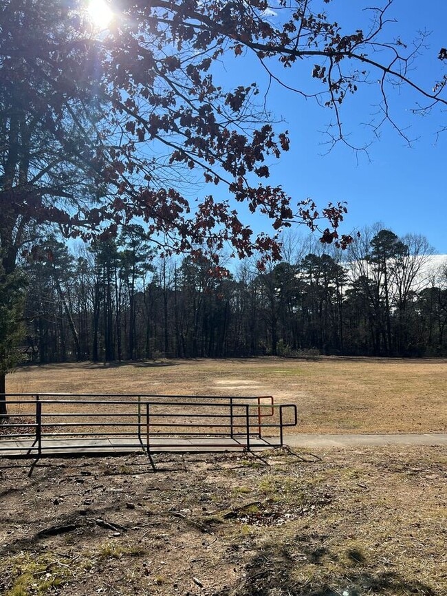 Building Photo - Duke View Apartments