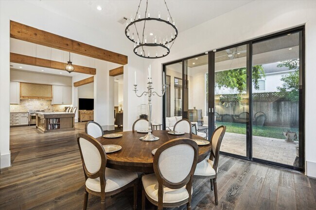 Building Photo - 5353 Lampasas St