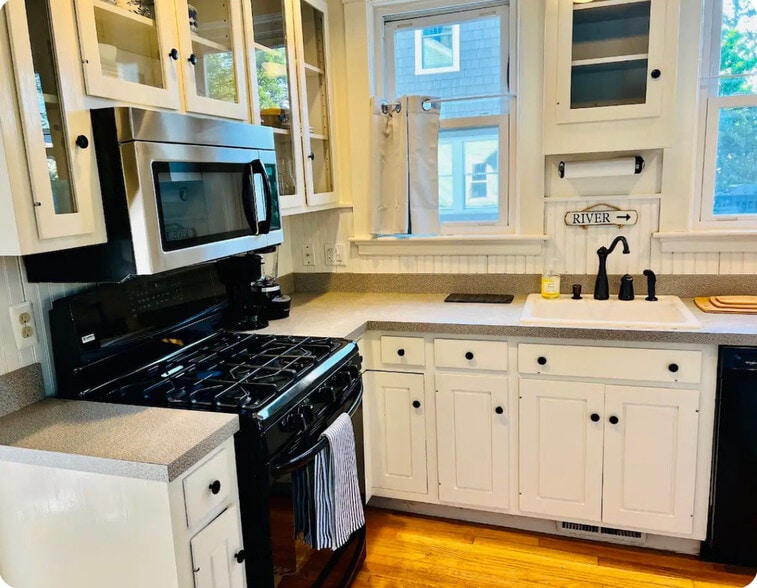 Building Photo - 344 Merrimac St