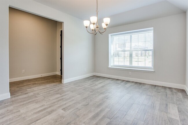 Building Photo - 3501 Montadale Ave