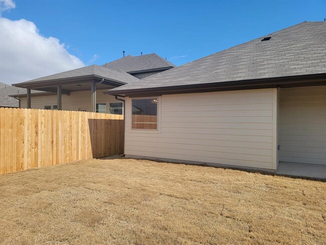 Building Photo - 612 Little Draw Ln