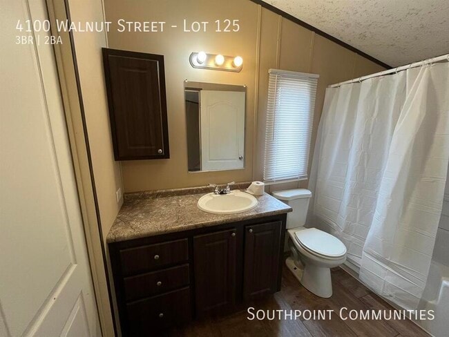 Building Photo - 4100 Walnut Ave