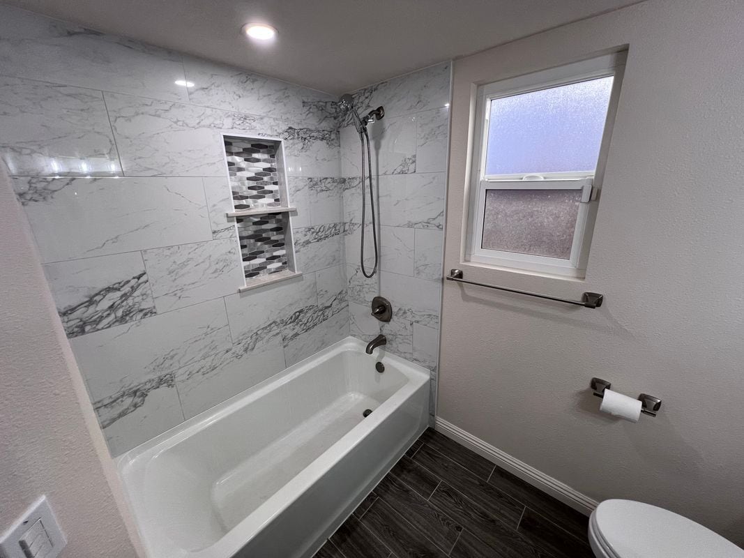 Building Photo - 13201 Lakota Dr