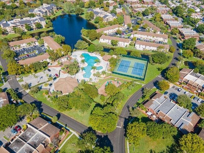 Building Photo - 6435 SW 116th Pl