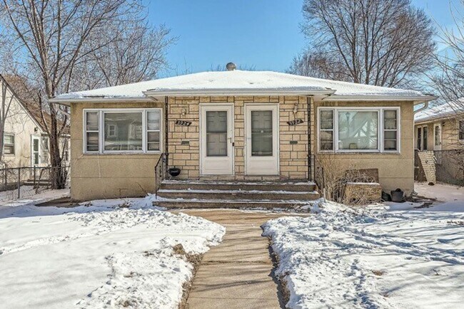 Building Photo - 3924 N Lyndale Ave