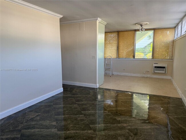 Building Photo - 1070 98th St