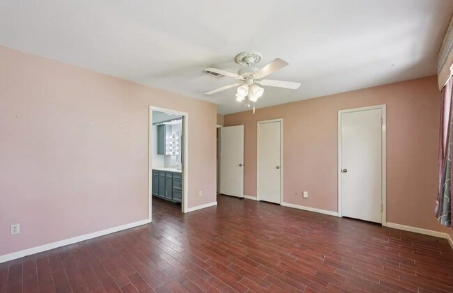 Building Photo - 5710 Glasgow Ln