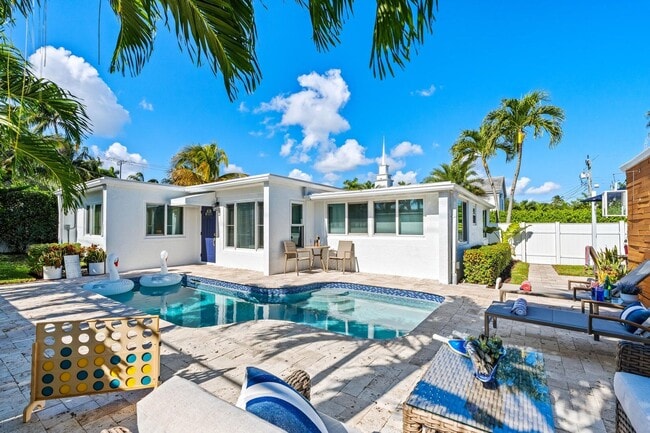 Building Photo - 214 Seacrest Ln