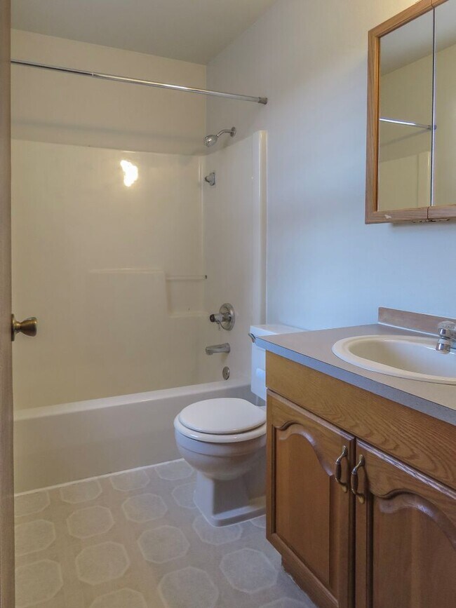 Building Photo - 3 Bedroom Plus Office Available in Gaston ...