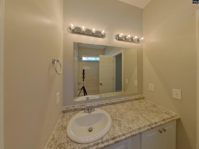 Building Photo - 207 Lockleven Dr