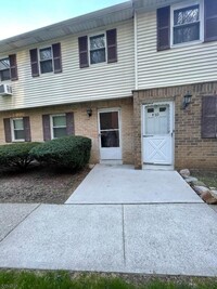 Building Photo - 322-3F9 Richard Mine Rd