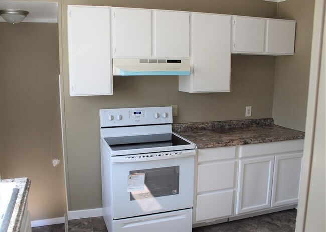 Primary Photo - 209 Benham St