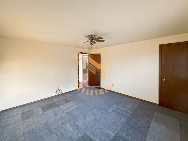 Building Photo - 1433 Baumgart Rd