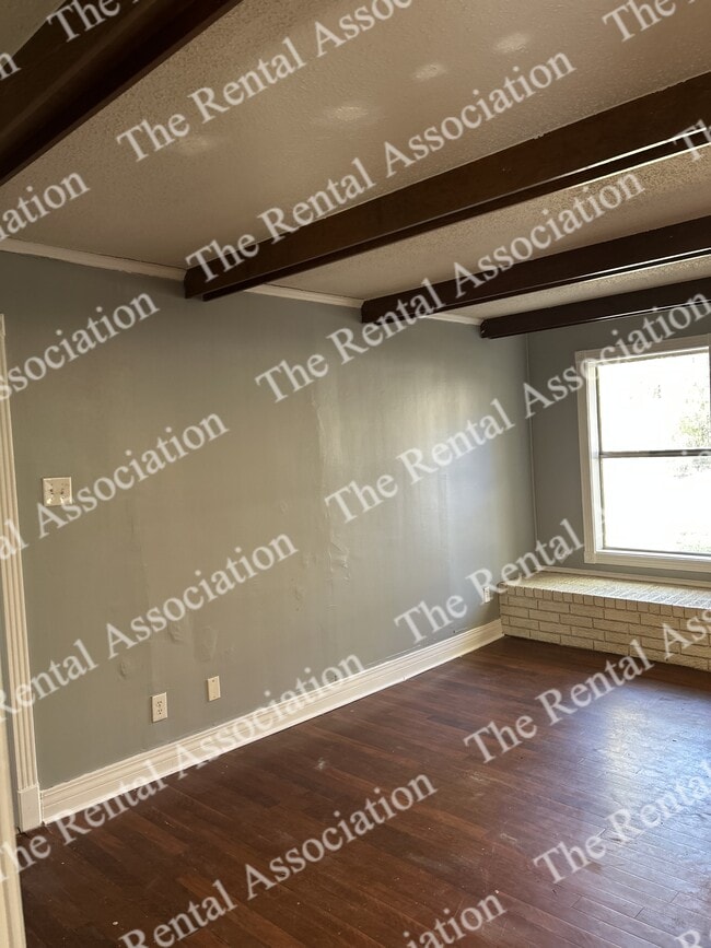 Building Photo - 56 Martha Dr