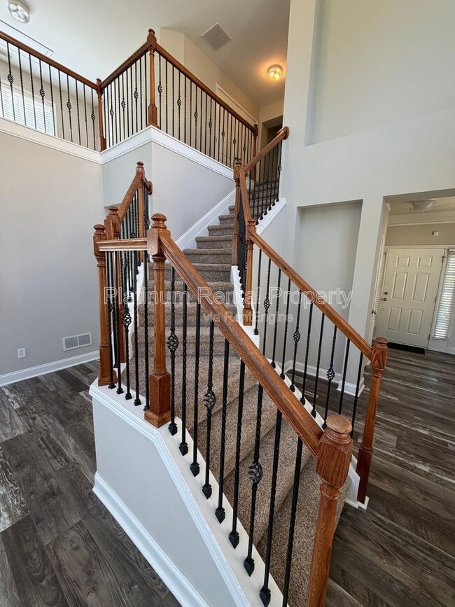 Building Photo - 5555 Falls Landing Dr