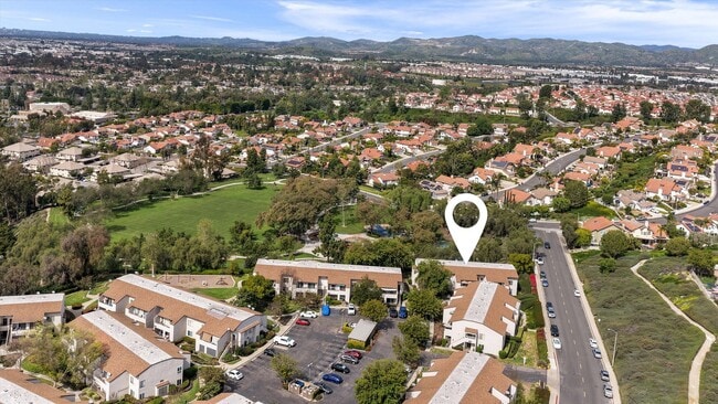 Building Photo - beautifully upgraded 2-bedroom, 1-bath condo in the highly desirable Bench Mark Villas Community