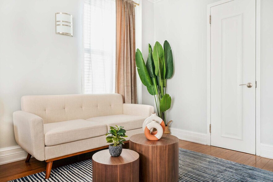 Primary Photo - 240 W 73rd St