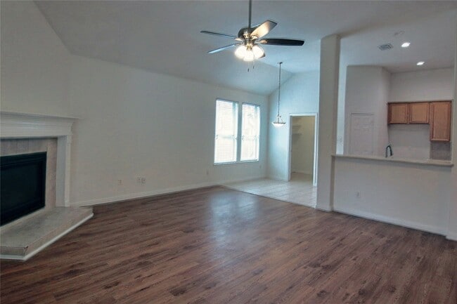 Building Photo - 322 Wild Bird Dr