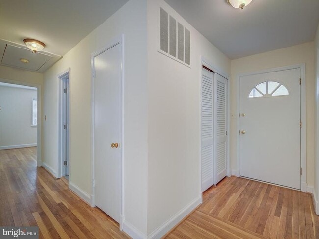 Building Photo - 31 Fort Williams Pkwy