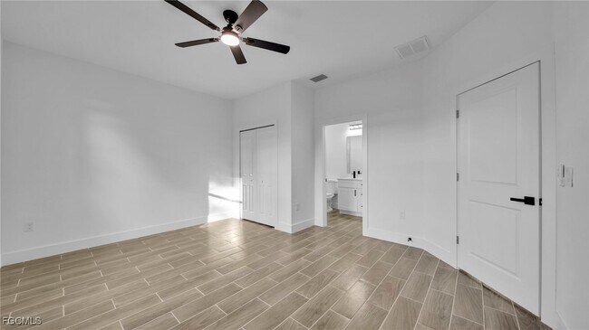 Building Photo - 704 Homer Ave S