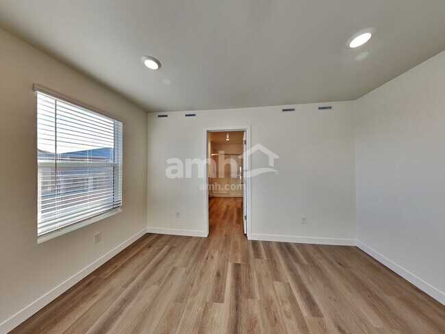 Building Photo - 6530 E Paseo Baranda