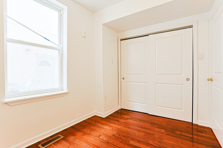 Building Photo - 1631 Germantown Ave