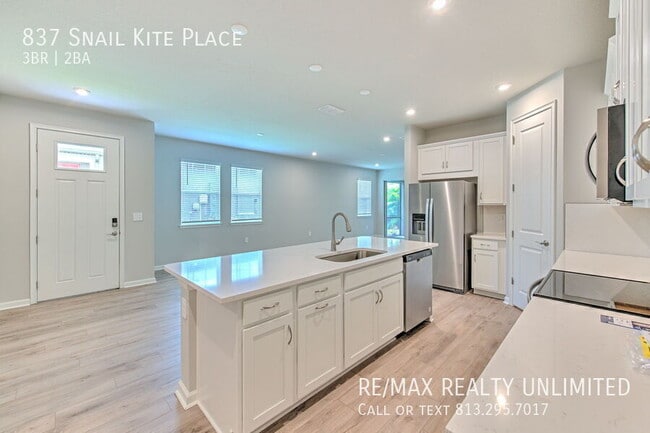Building Photo - 837 Snail Kite Pl