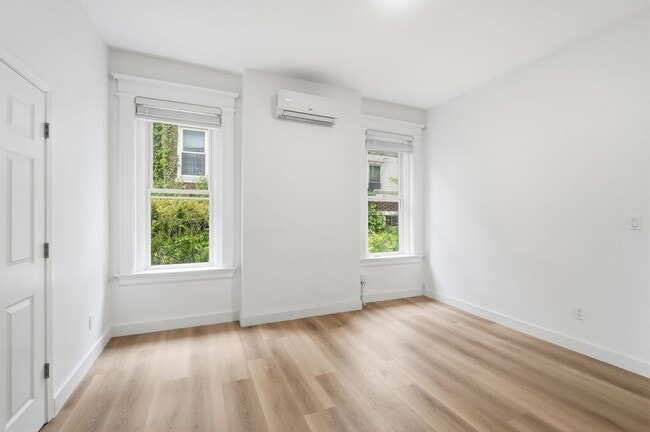 Building Photo - 568 Hale Ave