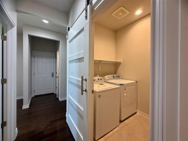 Building Photo - 1300 Eagle Ridge Trail