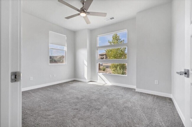 Building Photo - 2579 S Wilson Dr