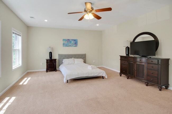 Building Photo - 6799 Wilson Blvd