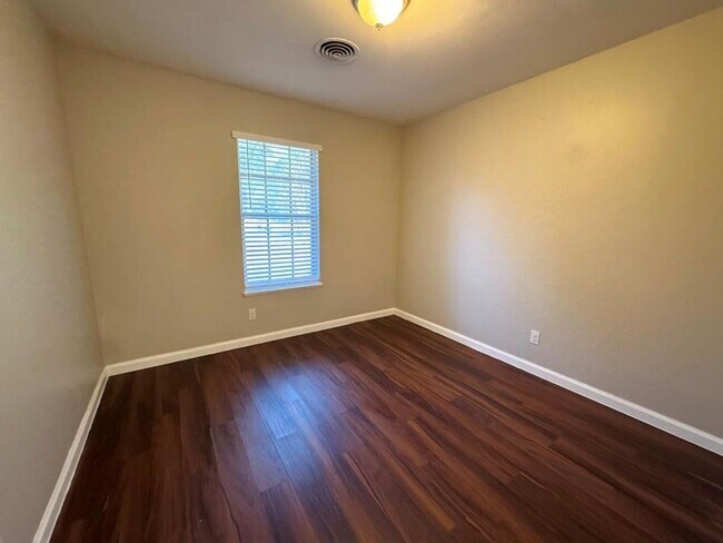 Building Photo - Location, Location, Location!