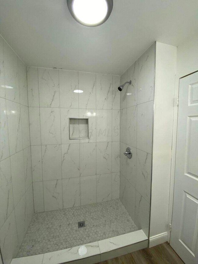 Building Photo - 3285 Sullivant Ave