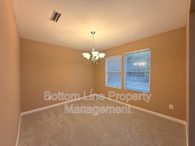 Building Photo - 1521 Van Ness Ln