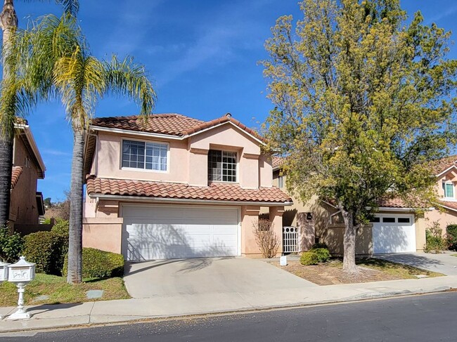 Primary Photo - 24687 Cll Largo