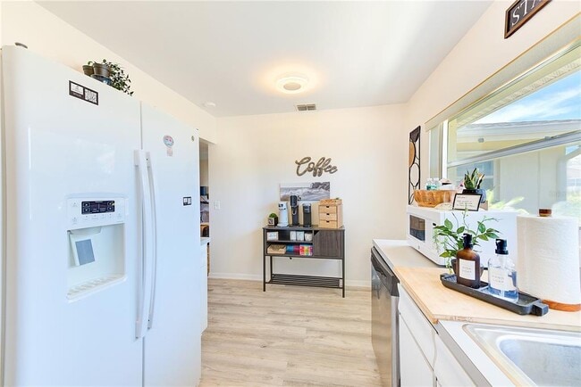 Building Photo - 14283 Sharon Dr