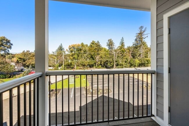 Building Photo - 242 Main St