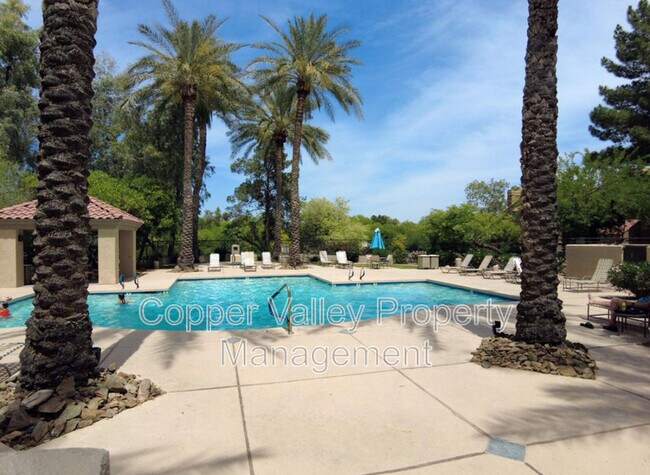 Building Photo - 4925 E Desert Cove Ave