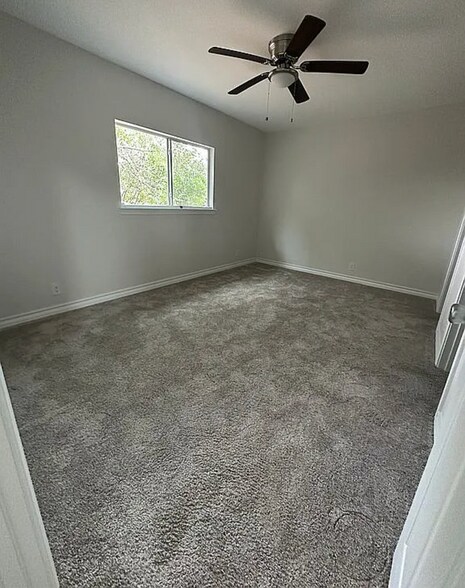 Building Photo - 9711 Chelsea Cir