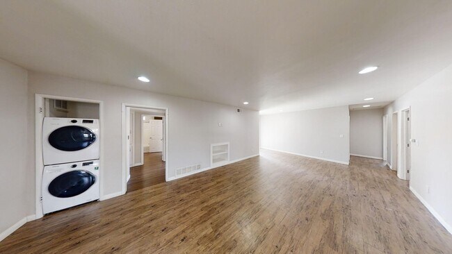 Building Photo - SDSU 6BD House – Walk to Campus, Prime Stu...