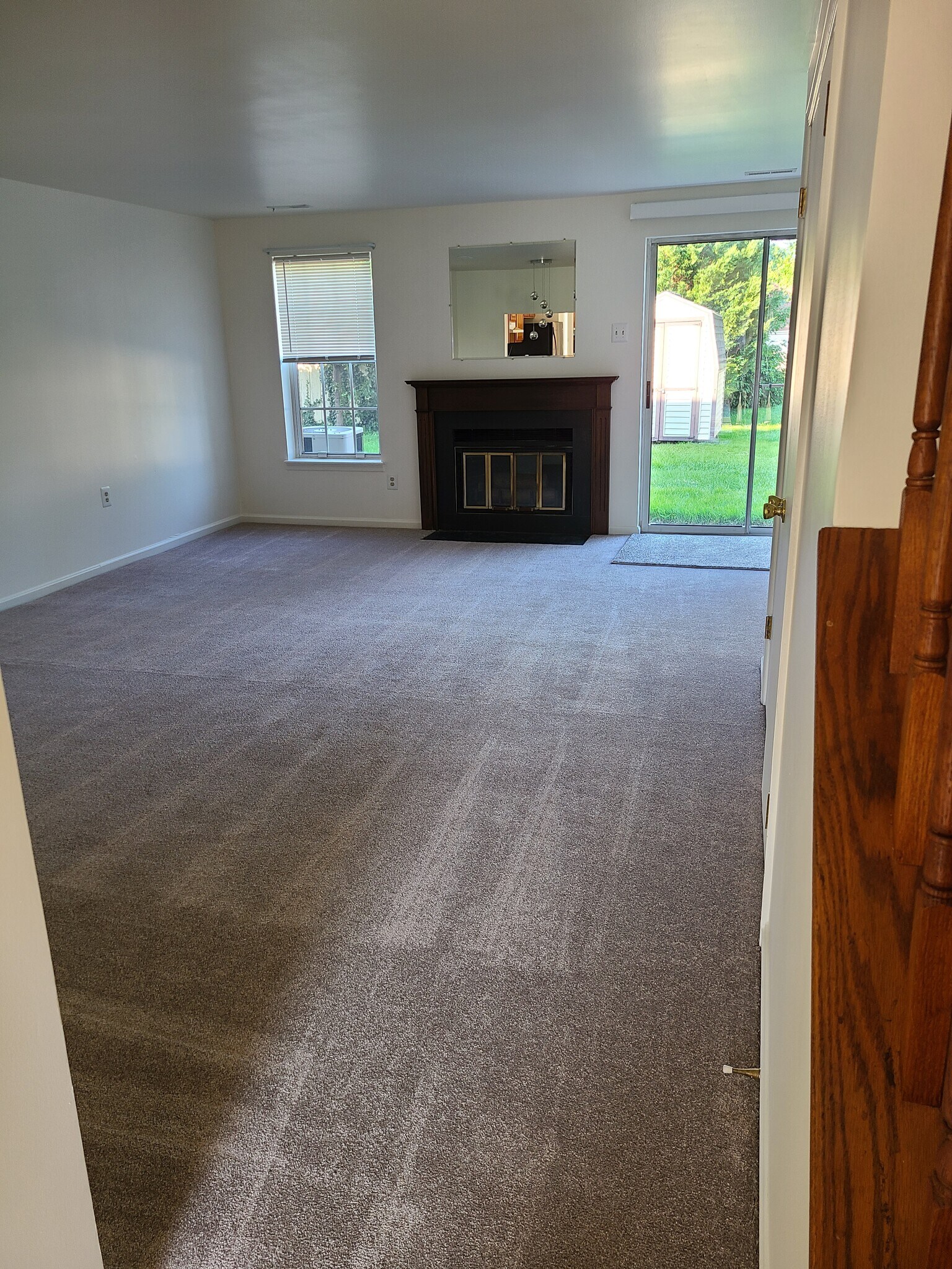 LR - view 2 - 1207 Brice Sq