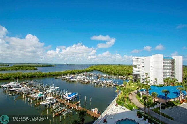 Building Photo - 5151 N Hwy A1A