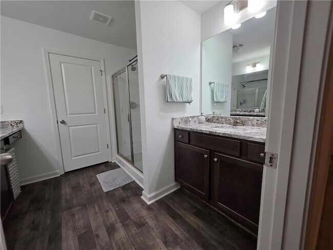 Building Photo - 5531 Garens Way