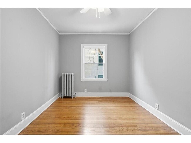 Building Photo - 3540 Irving Ave S