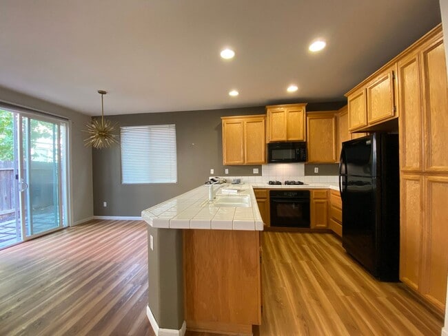 Building Photo - Coming Soon - Natomas 2/2 at Riverdale Nor...