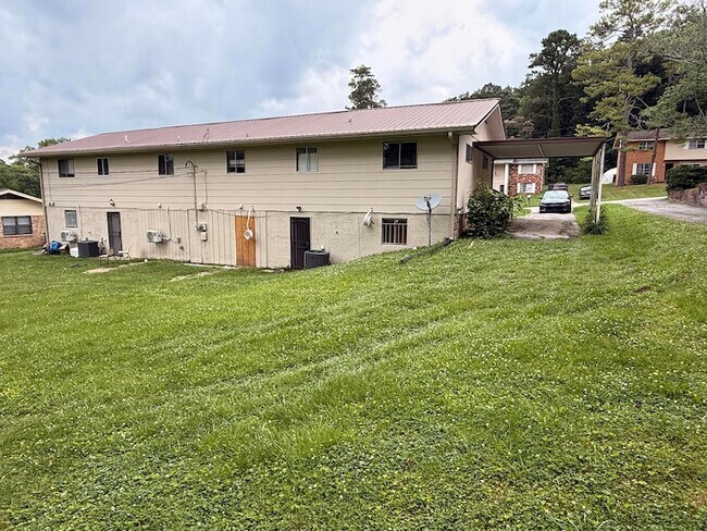 Building Photo - 7156 Holland Ln