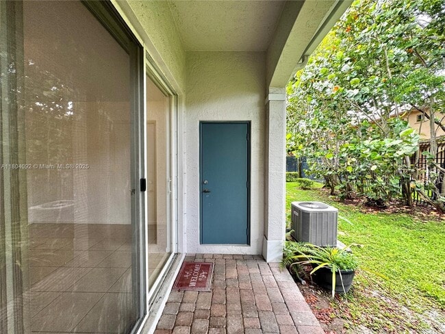 Building Photo - 2576 SW 83rd Ave