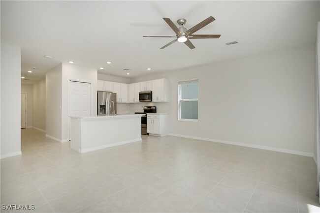 Building Photo - 15253 Wildflower Cir